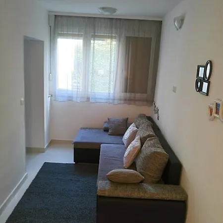 Petra Apartment *
